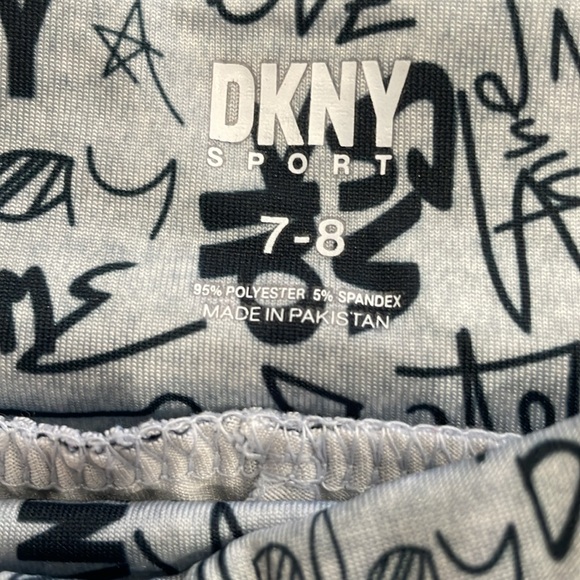 Nike Black Tank Top and DKNY Graffiti Leggings Set - Picture 8 of 9
